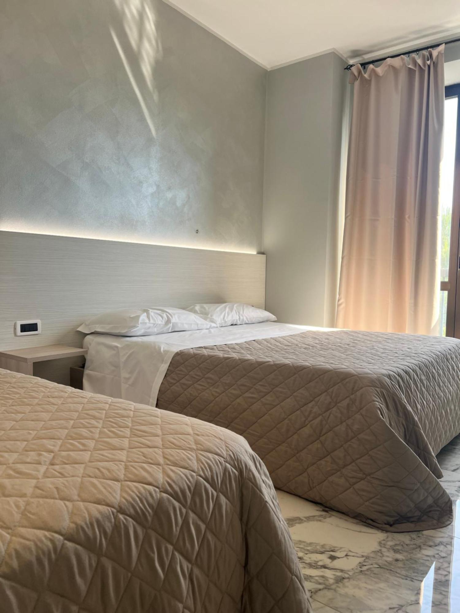 Il Grifo Hotel E Bisteccheria Toscana Montepulciano Bagian luar foto