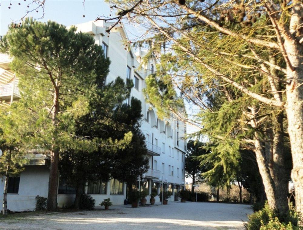 Il Grifo Hotel E Bisteccheria Toscana Montepulciano Bagian luar foto
